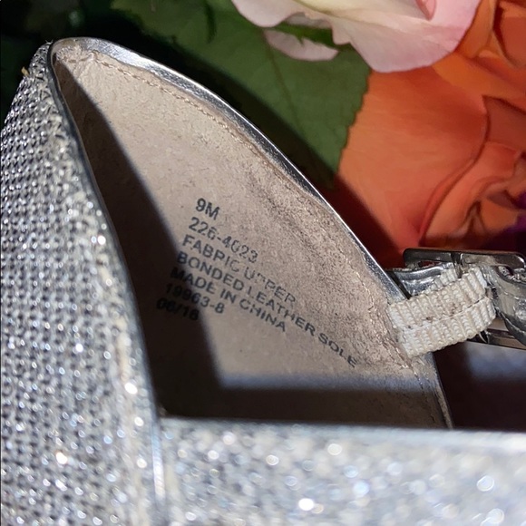 I.Miller size 9 Sparkly Silver Shoes - Picture 7 of 7